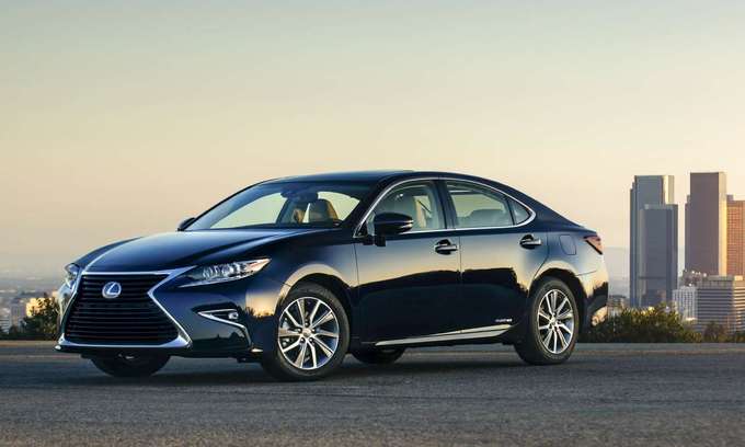 Top 10 xe sang bán chạy tại Mỹ năm 2017